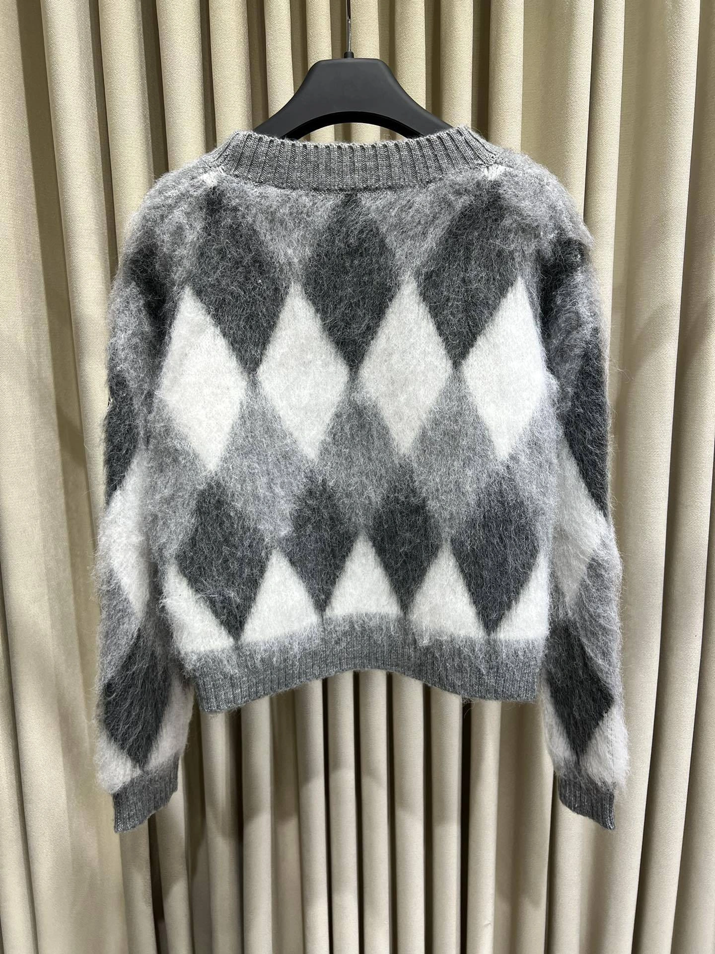 victoria- 7o9385r item:D-F140J4933