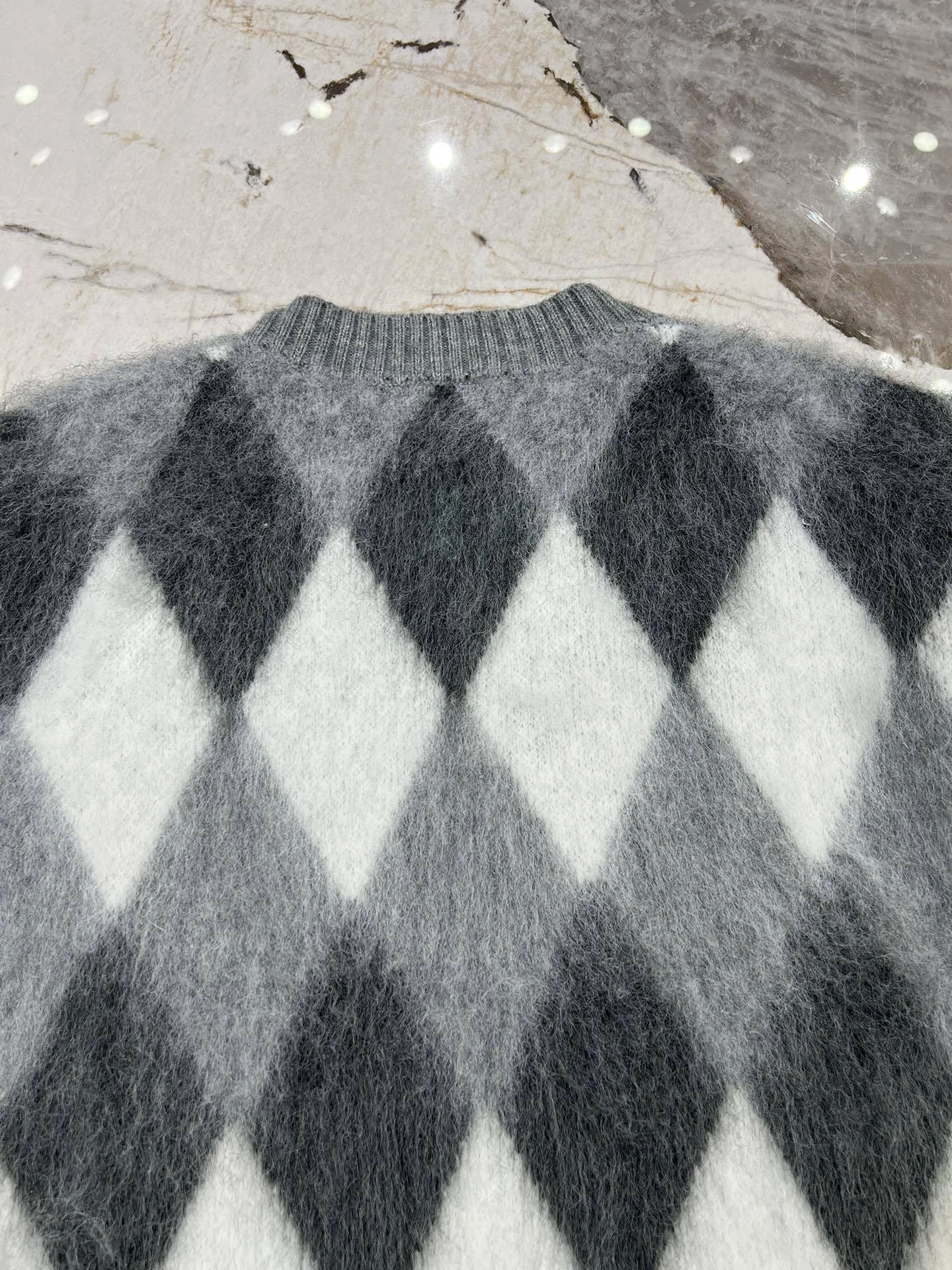 victoria- 7o9385r item:D-F140J4933