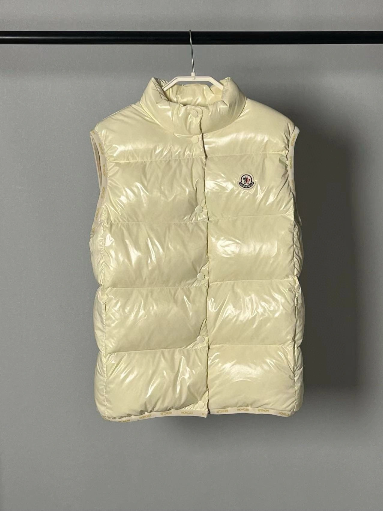 victoria- 7o9385r puffer vest 3Colour item:D-F365I0708-3
