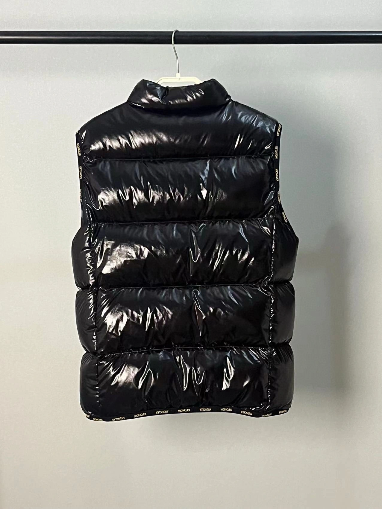 victoria- 7o9385r puffer vest 3Colour item:D-F365I0708-3