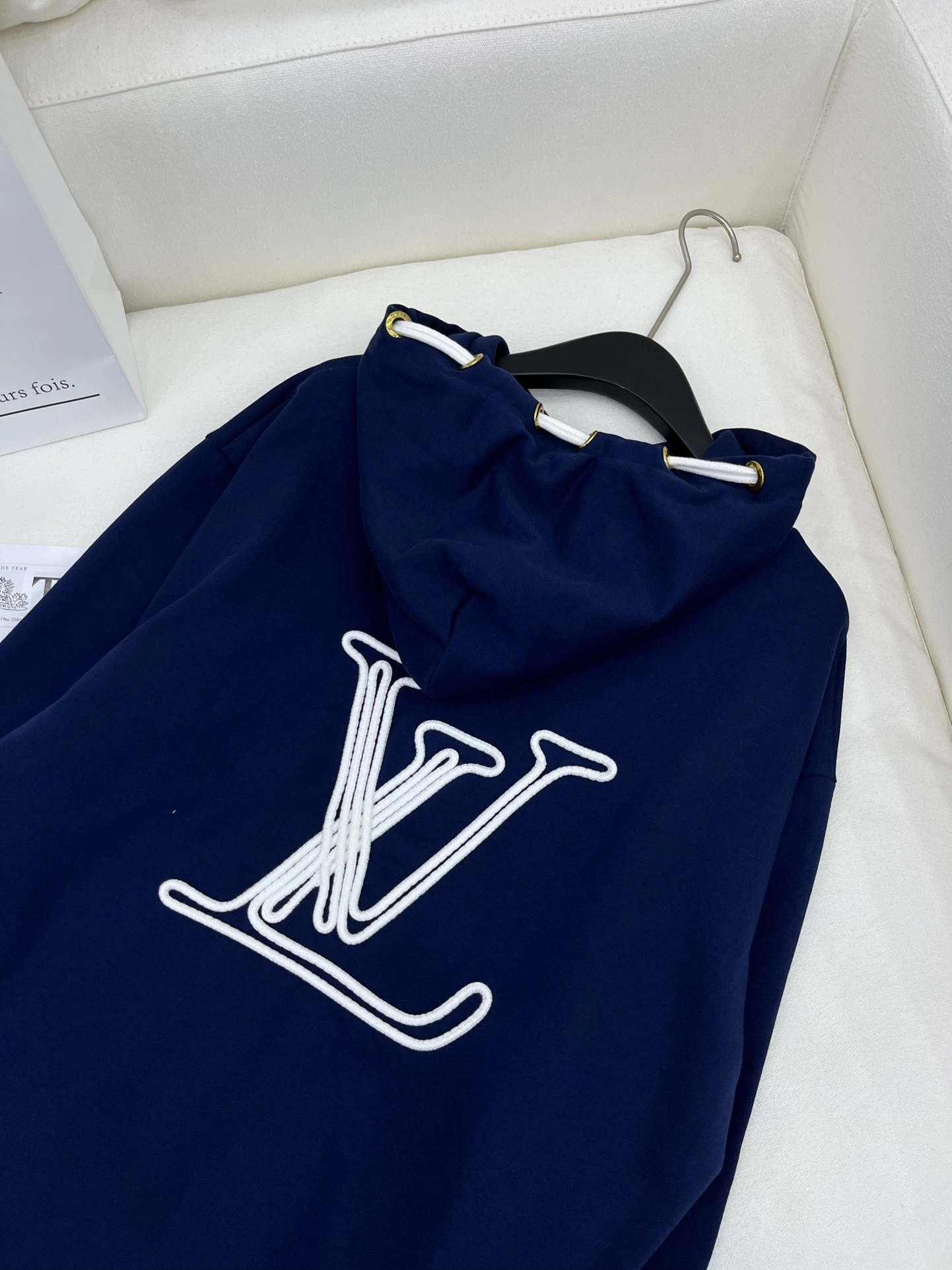 victoria- 8V embroidery oversized item:D-F244G2810