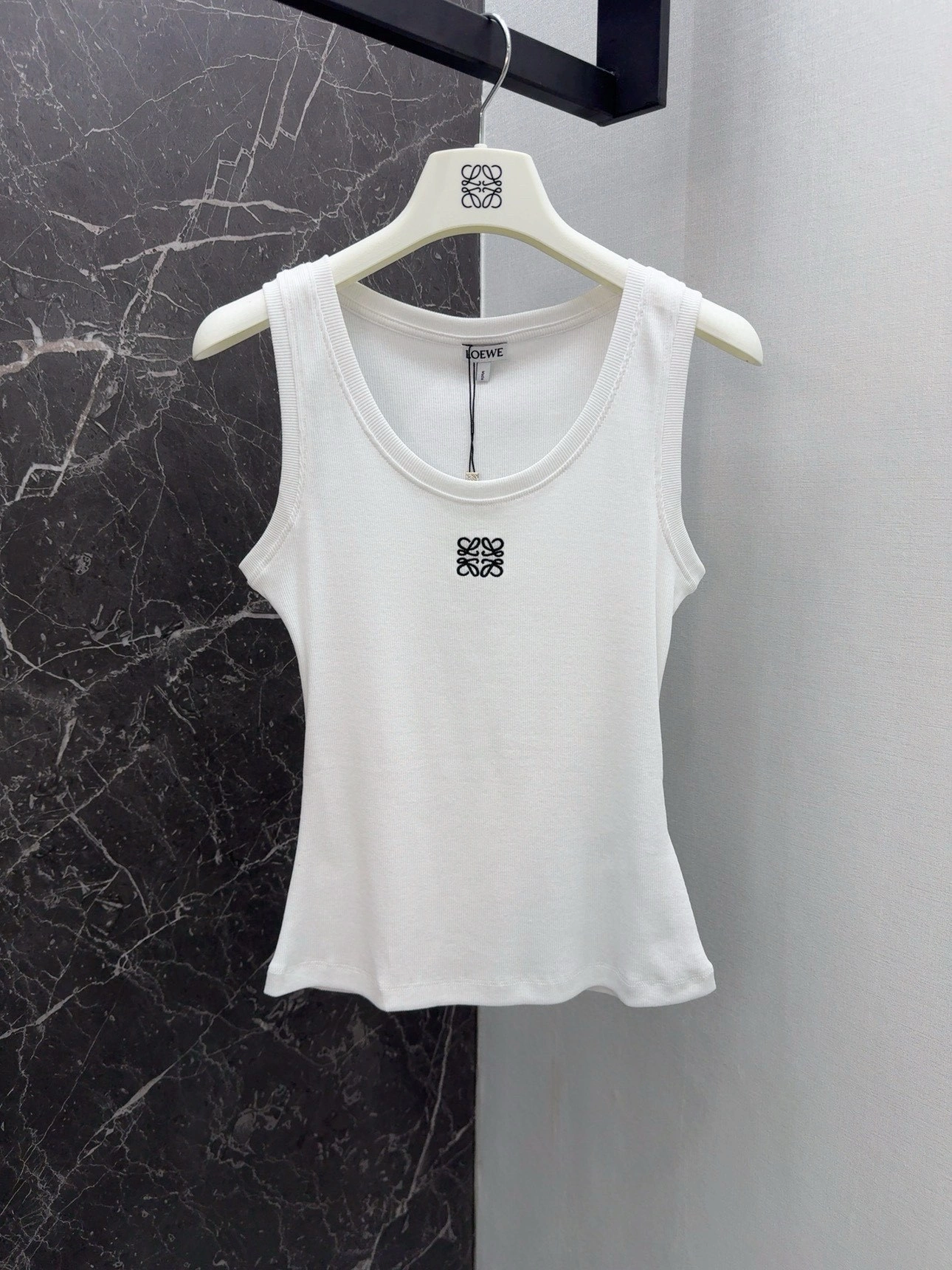 &victoria- 8o5w5 embroidery 3Colour item:D-F240E3053-3