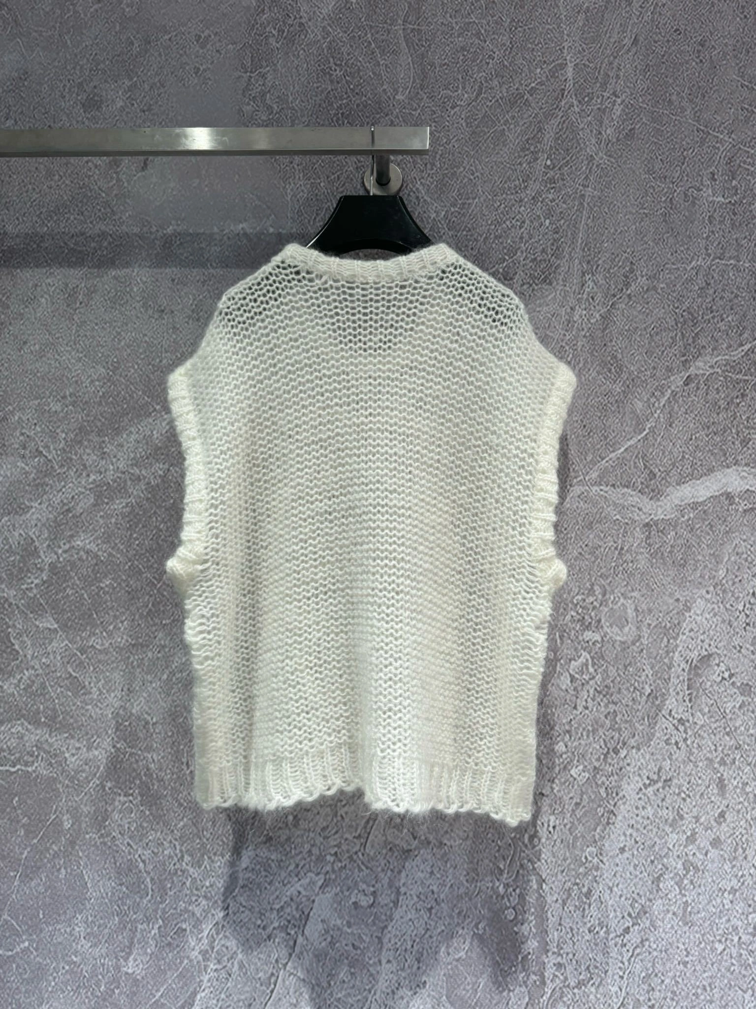 &victoria- 8o5w5 item:D-F240D2125