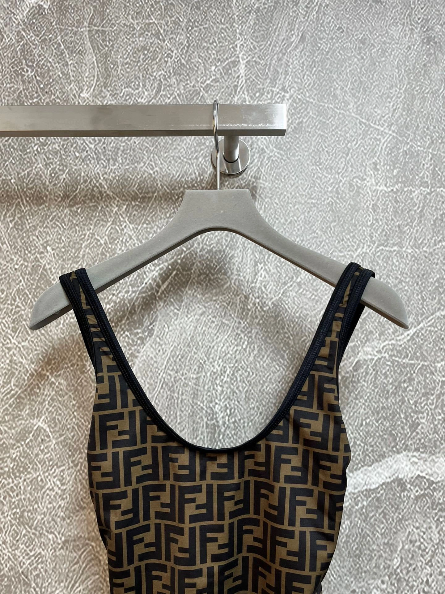 victoria- F594i item:D-F240D2976