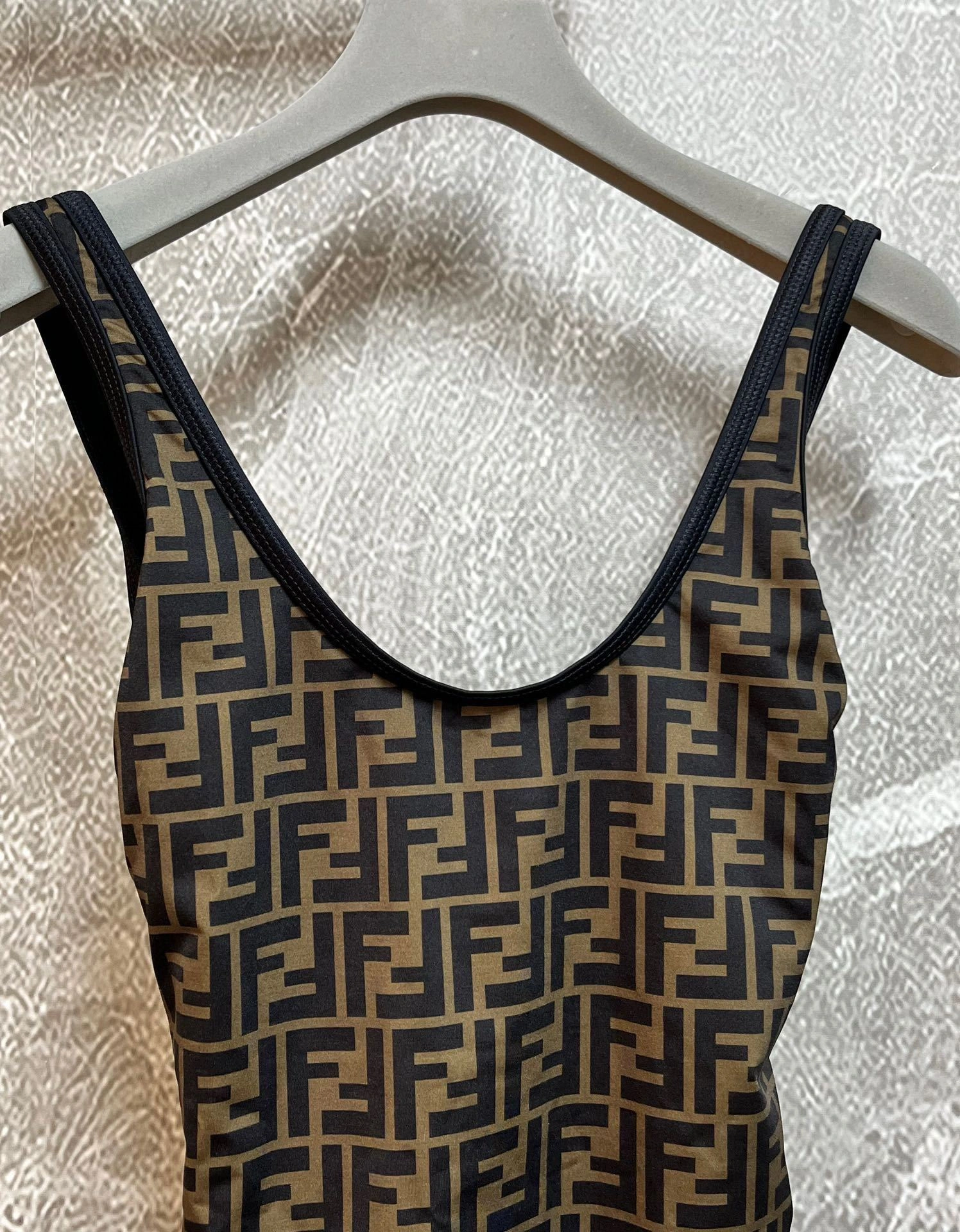 victoria- F594i item:D-F240D2976