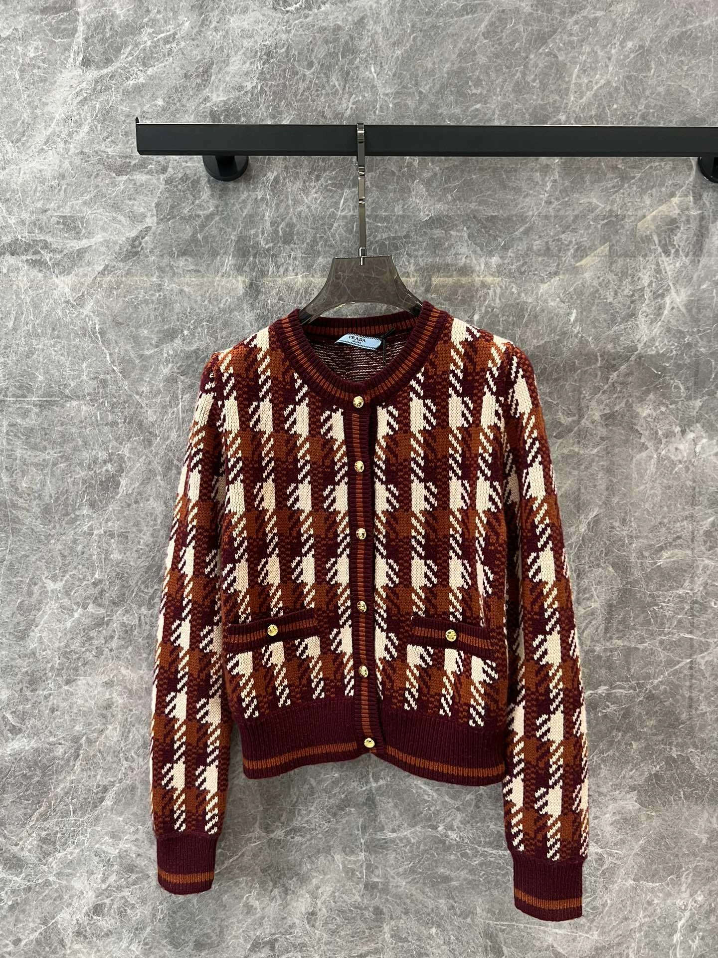 &victoria- Pr141 100% wool item:D-F061H1517
