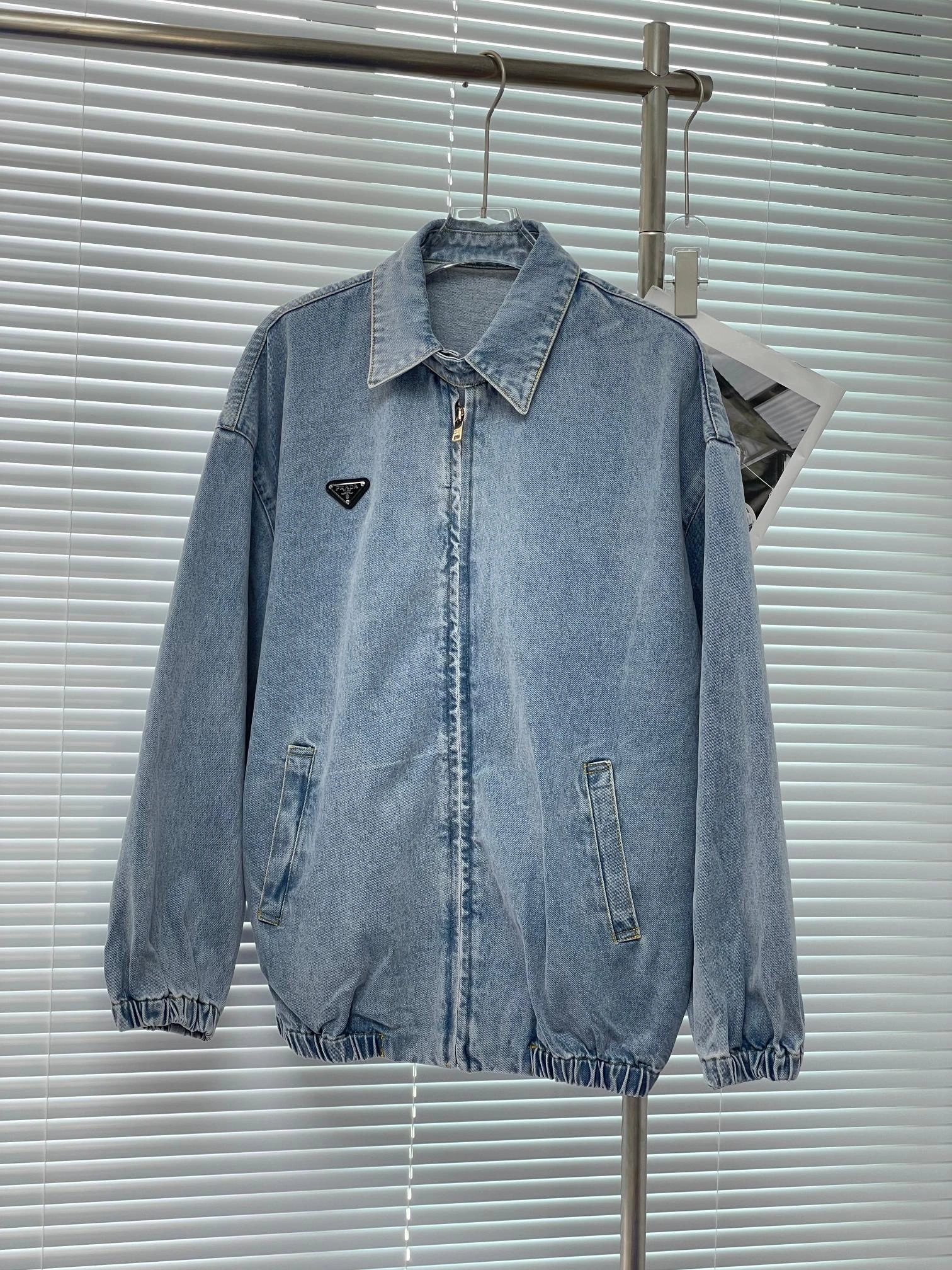 victoria- Pr141 oversized item:D-F409I0919