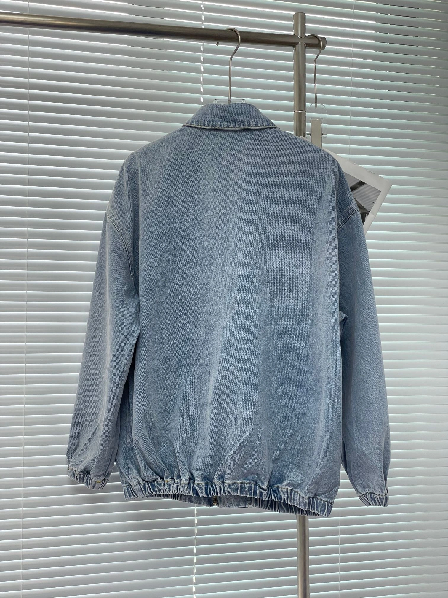 victoria- Pr141 oversized item:D-F409I0919