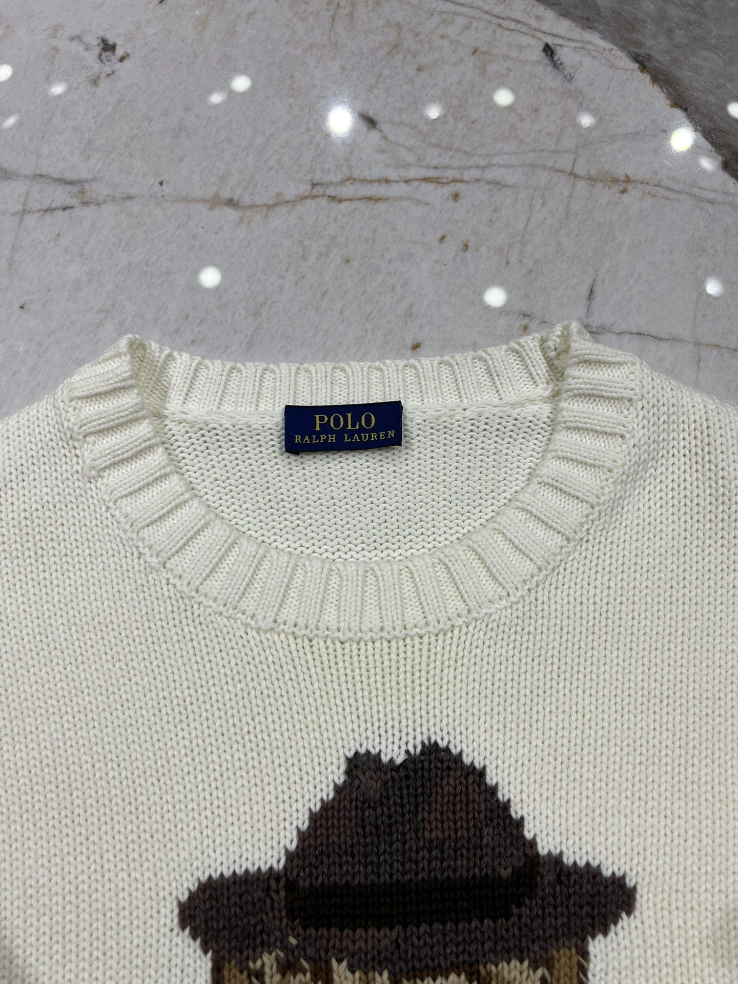 &victoria- R18ph item:D-F140G2452