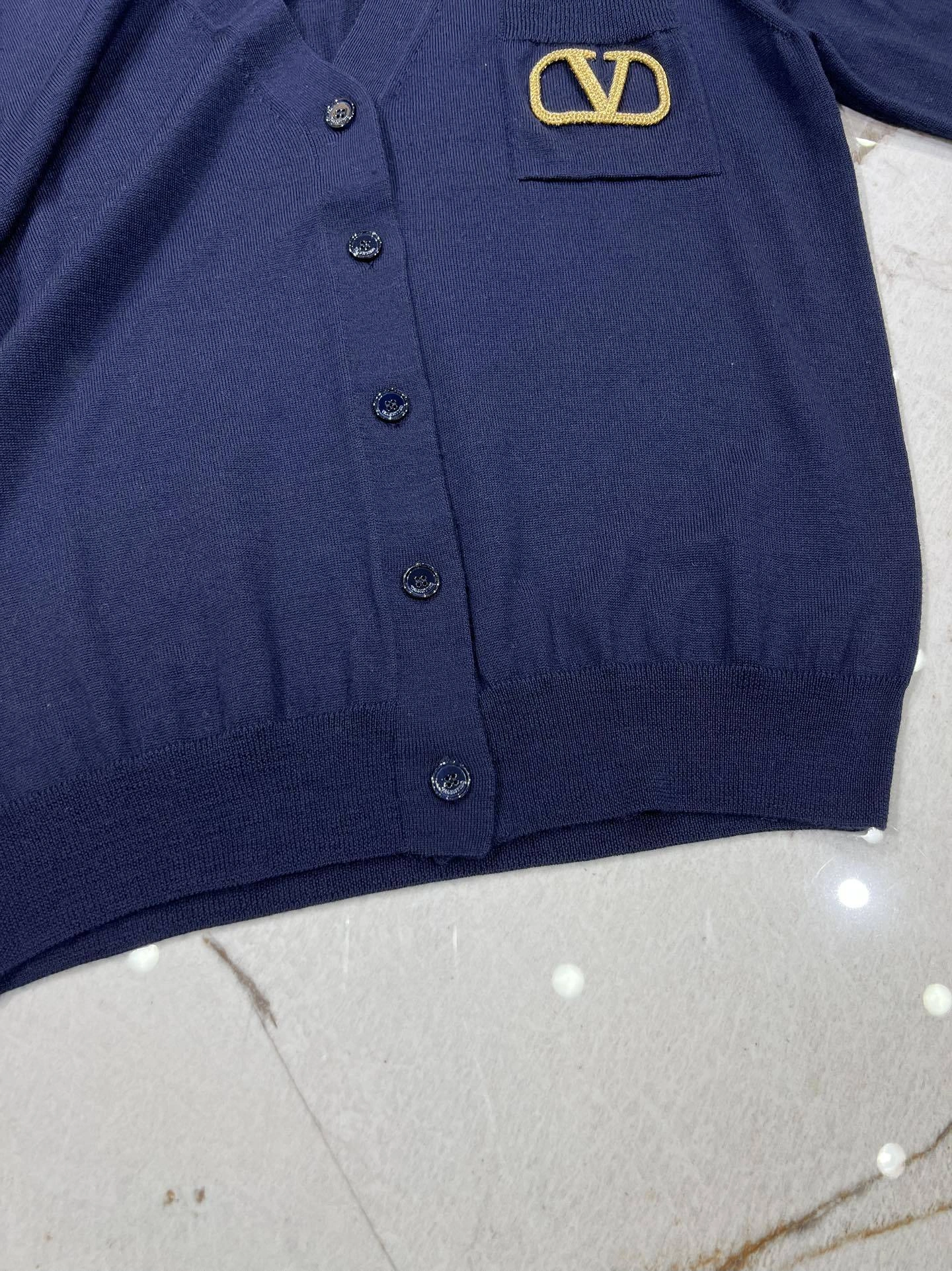 victoria- V1859ti9o embroidery item:D-F140G2461