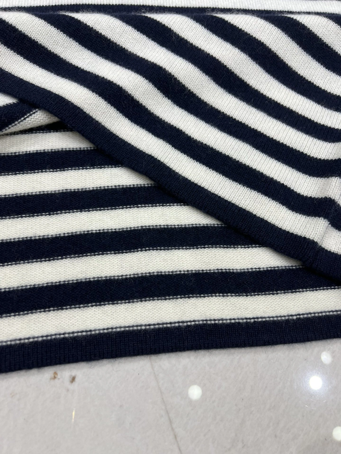 victoria- V1859ti9o item:D-F140J5043