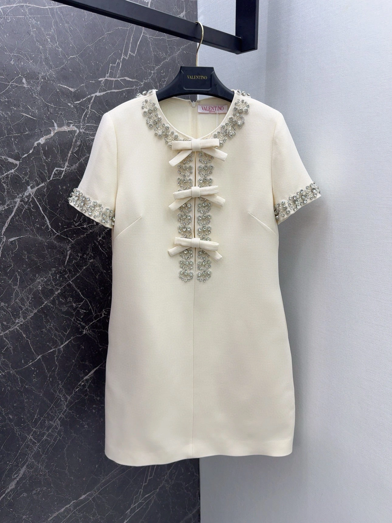 victoria- V1859ti9o item:D-F240G0928