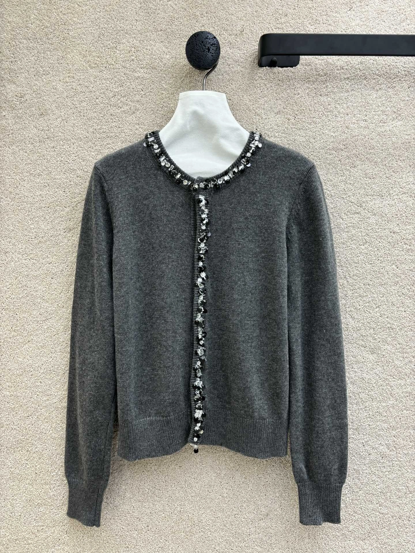 victoria- V1859ti9o item:D-F240G2710