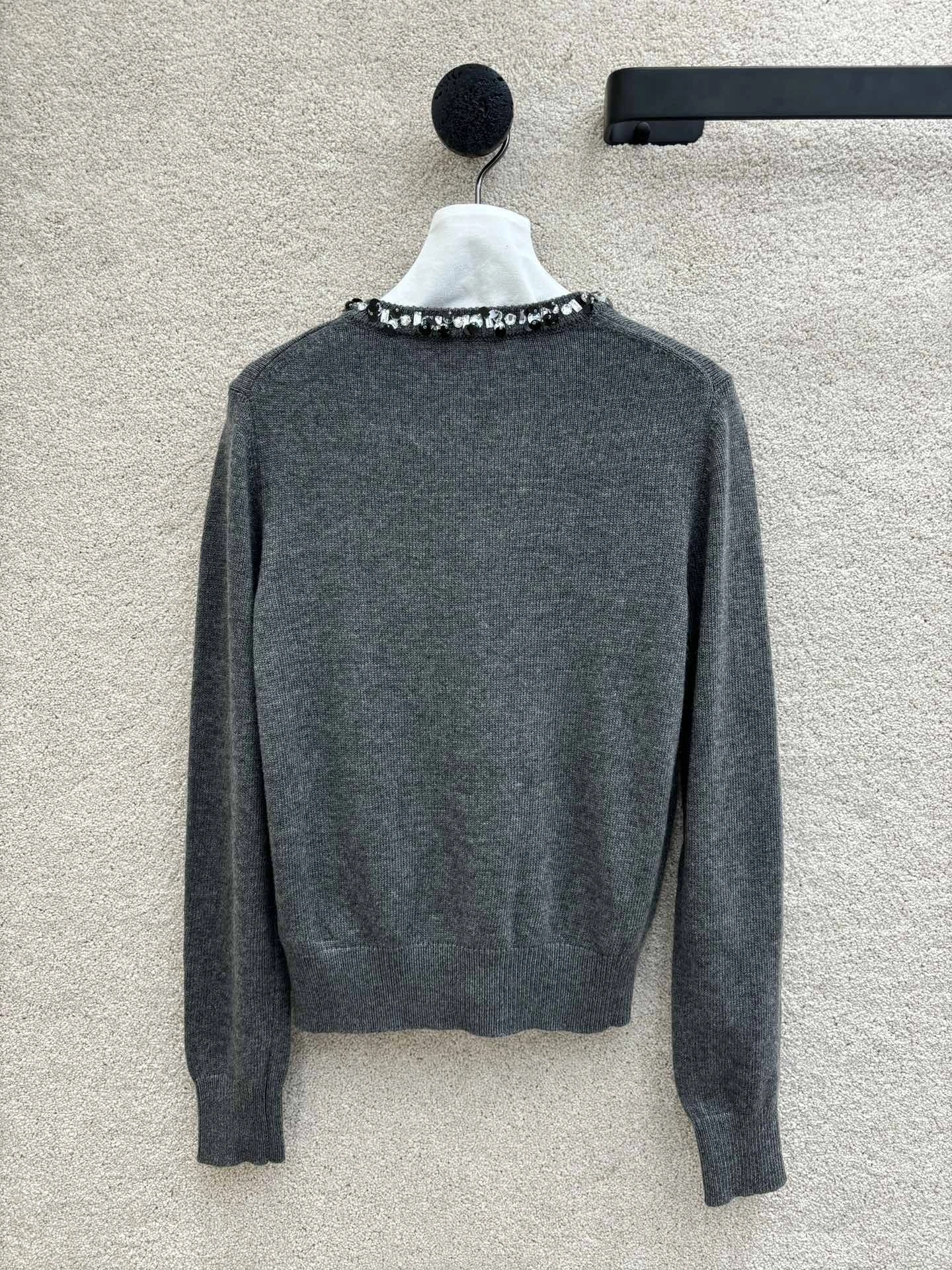 victoria- V1859ti9o item:D-F240G2710