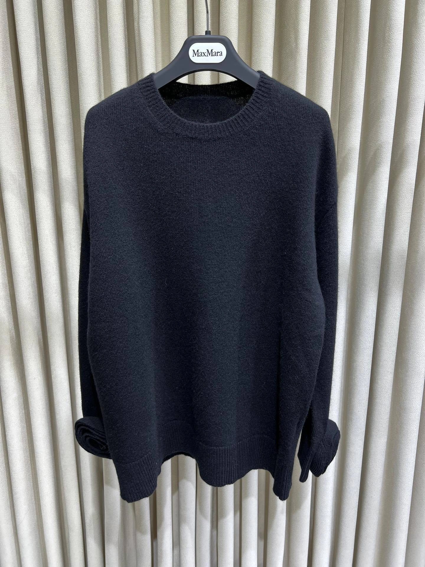 victoria- V1859ti9o wool item:D-F140J2139