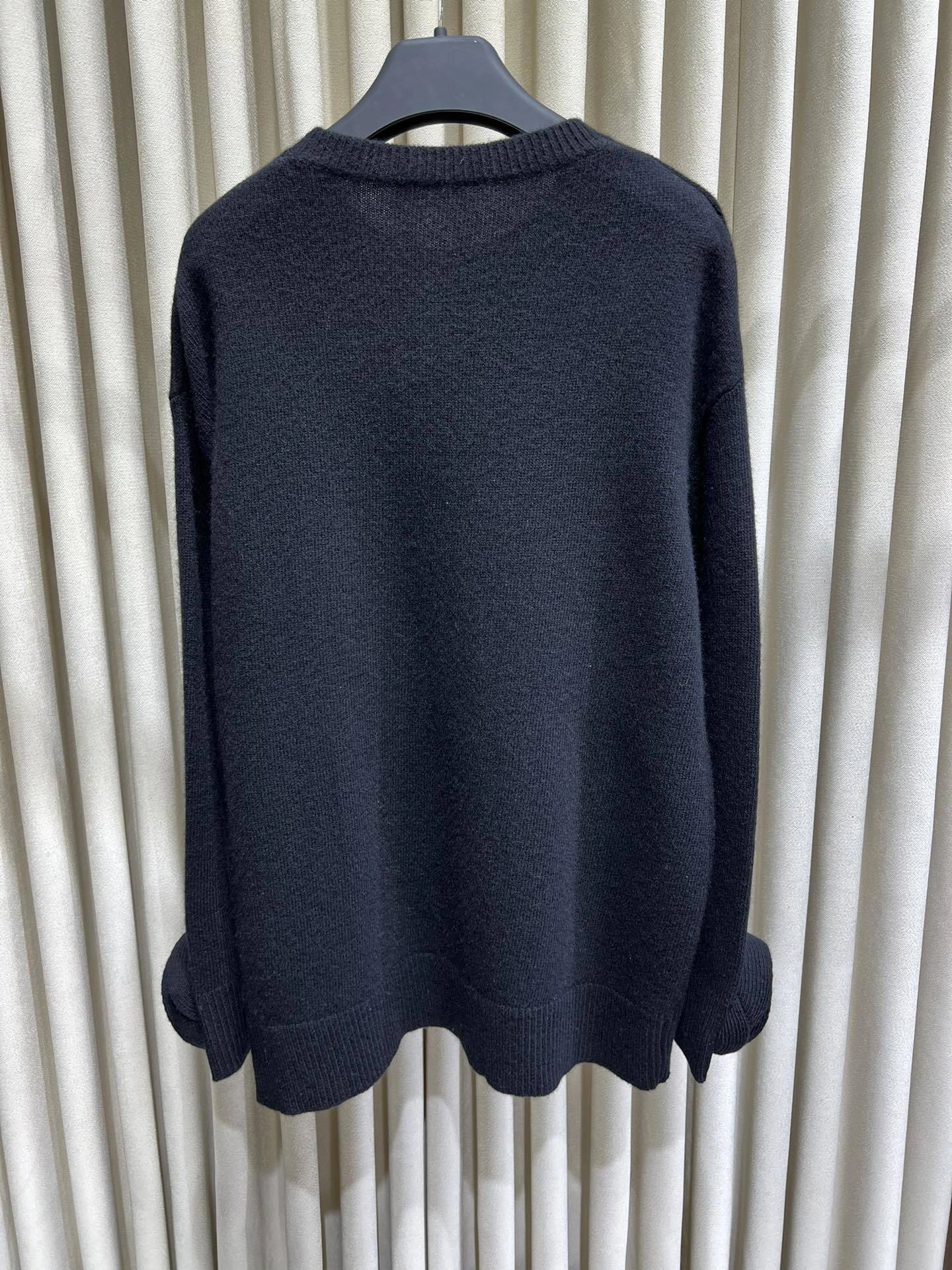 victoria- V1859ti9o wool item:D-F140J2139
