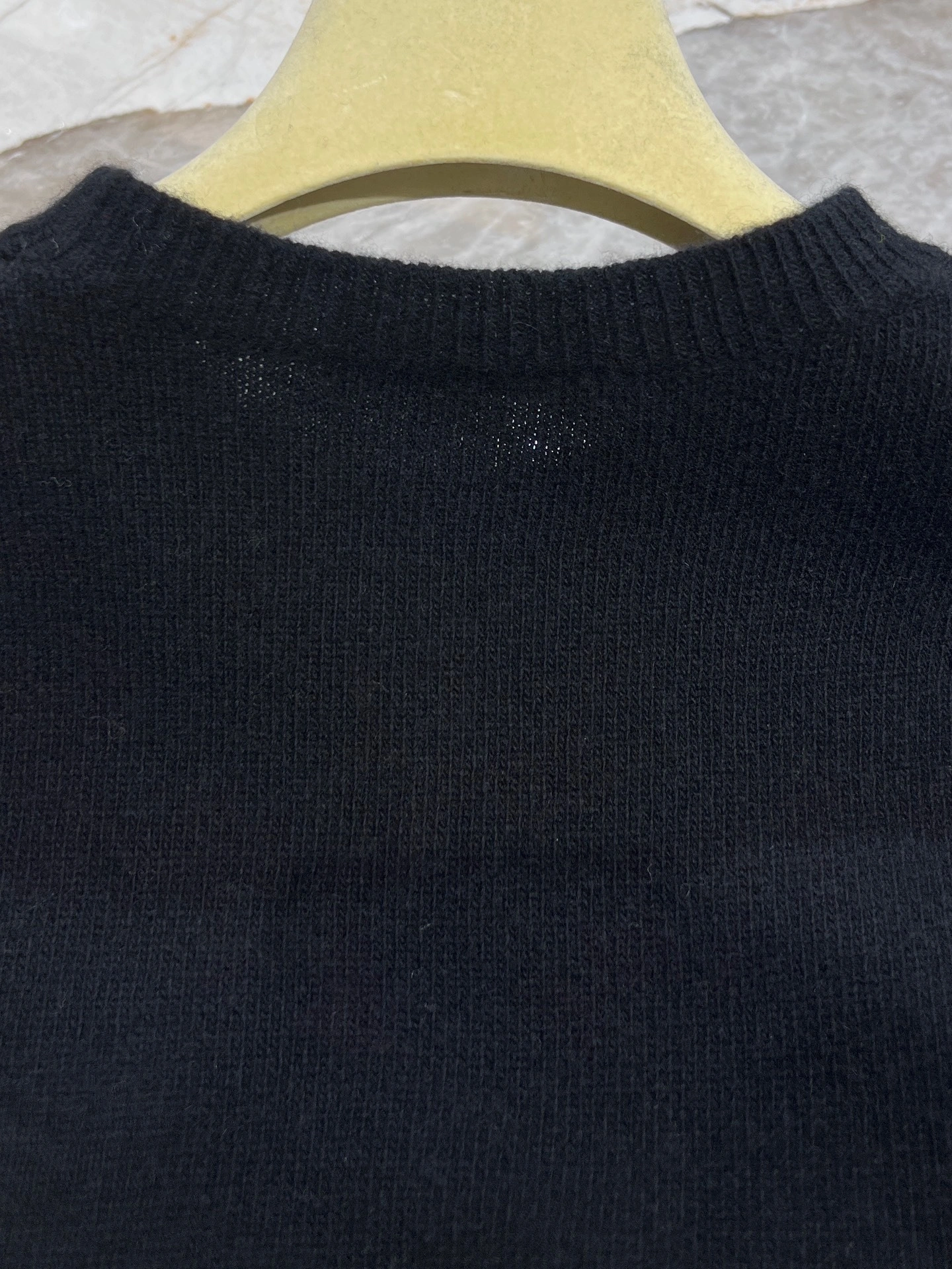 victoria- V1859ti9o wool item:D-F140J2139