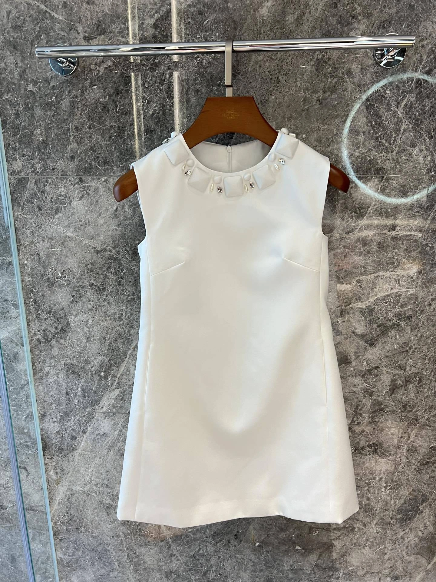 victoria- V5rs135 item:D-F240G2643
