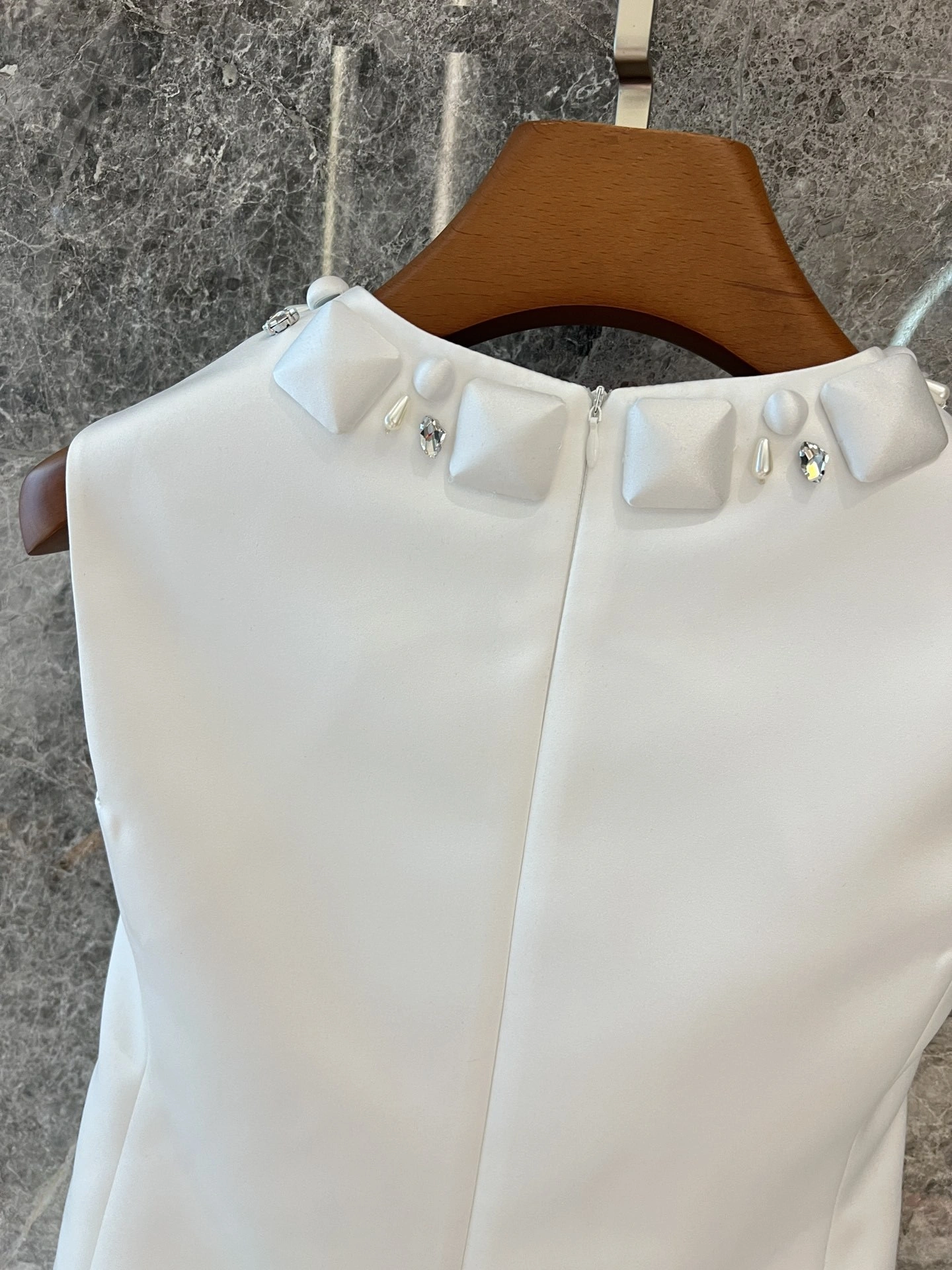 victoria- V5rs135 item:D-F240G2643