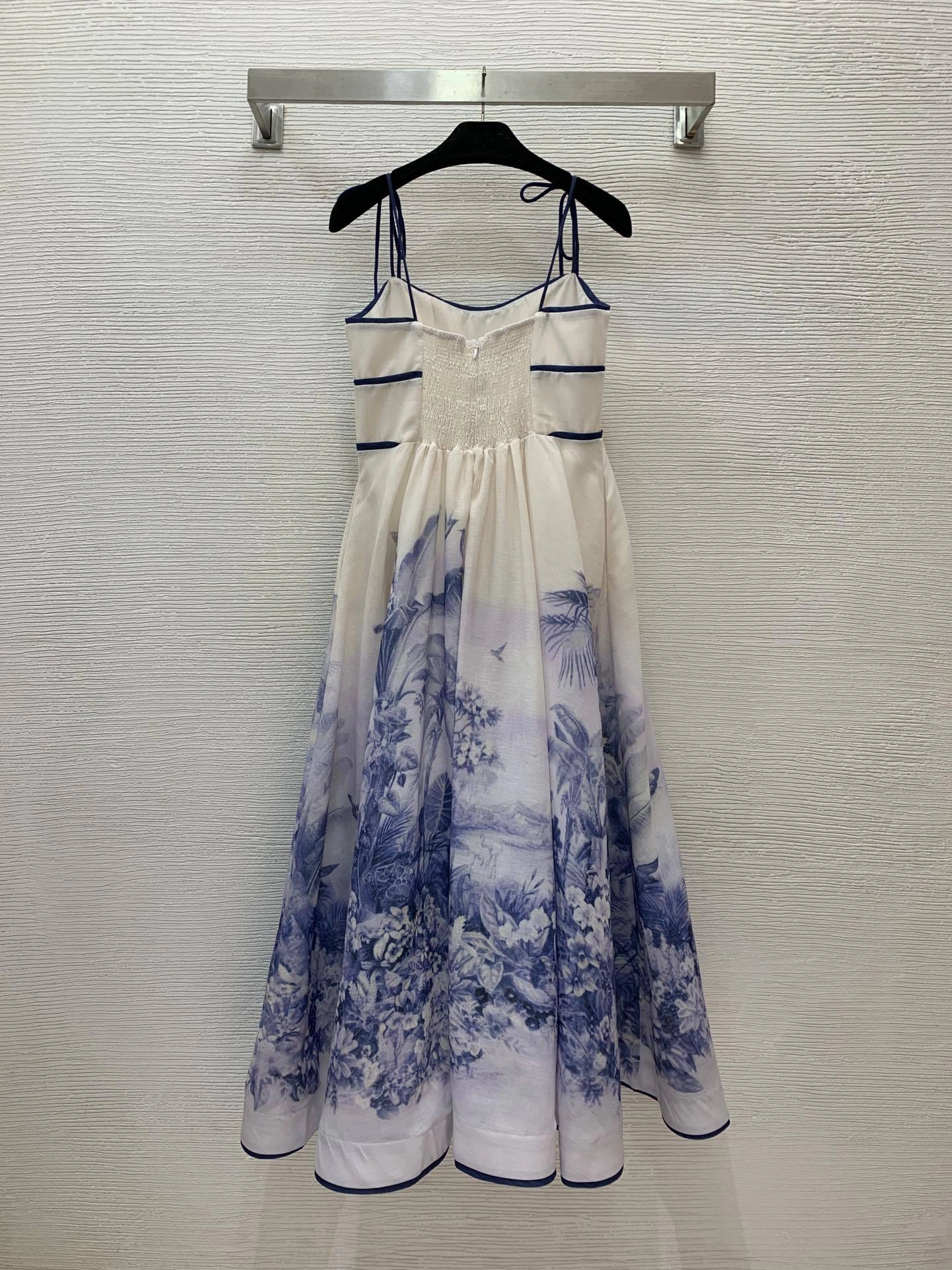 &victoria- Zi775r7199 item:E-F044A0250
