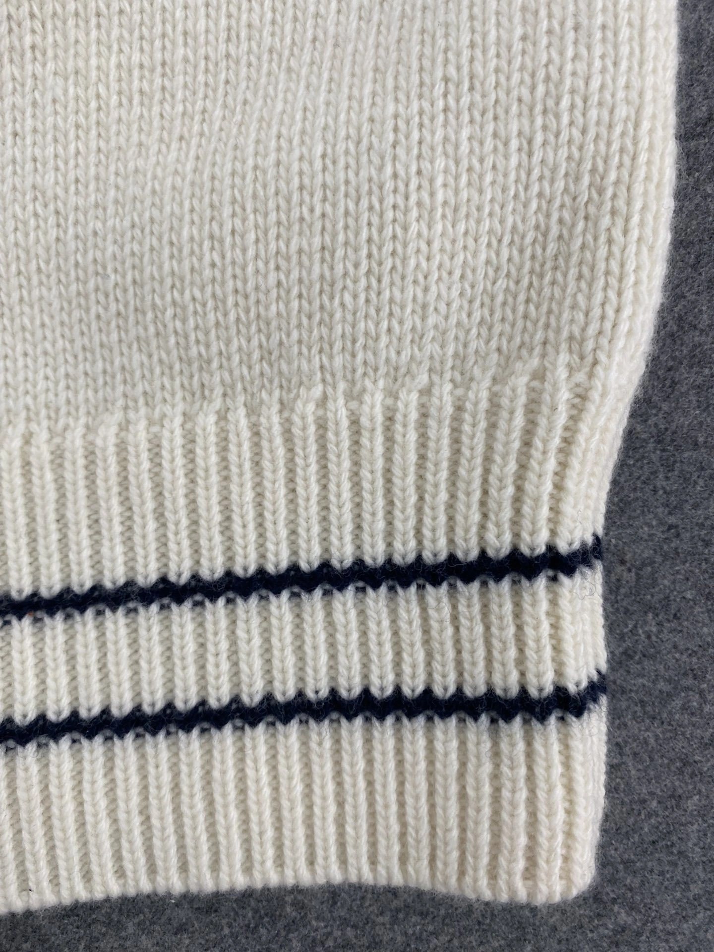 victoria-4ior cashmere item:C-F801E1912