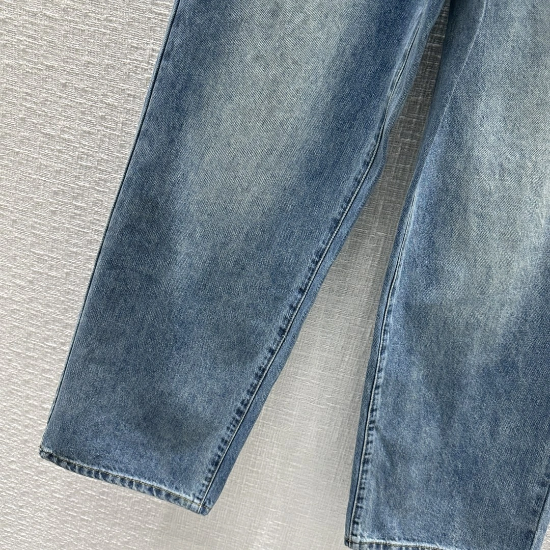 &victoria-8o5w5 item:D-F061B2418