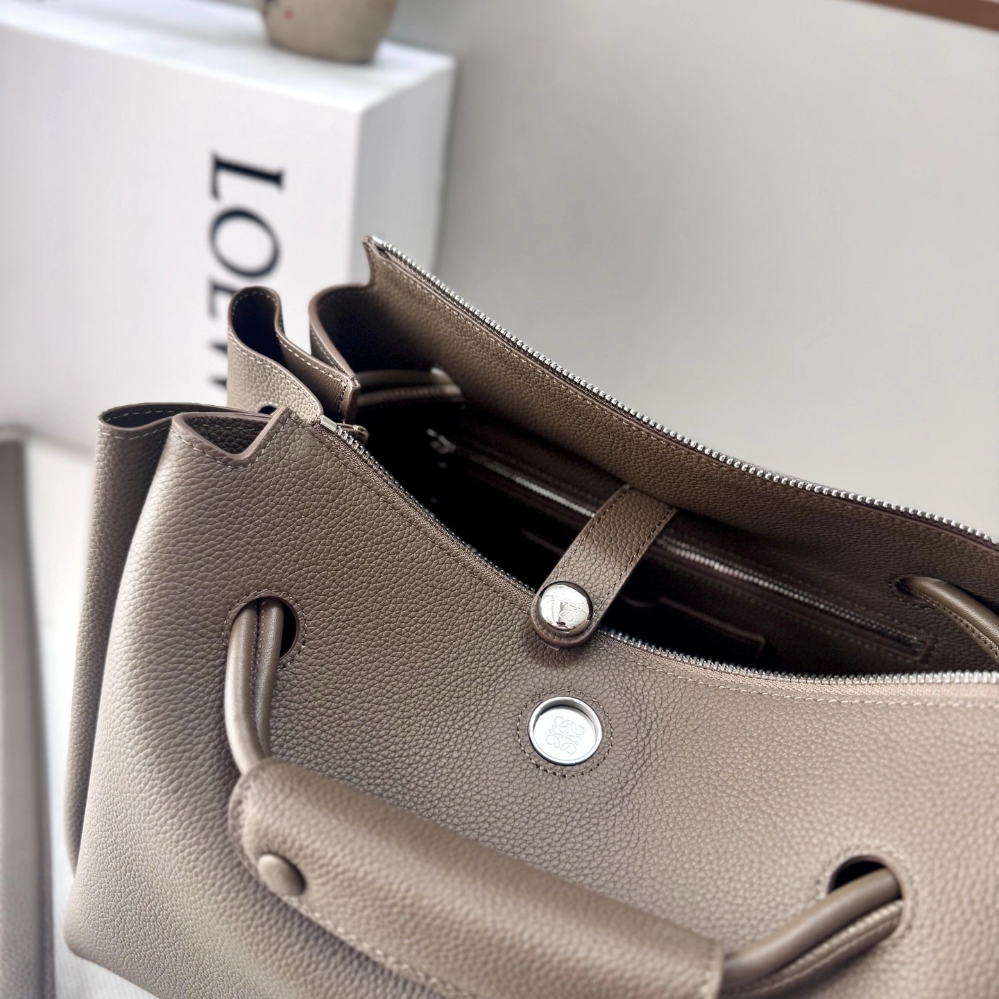MOMO-- 8o5w5 AACOAB1X05-3170 high quality version sheepskin cowhide Madrid item:E-B177I0333