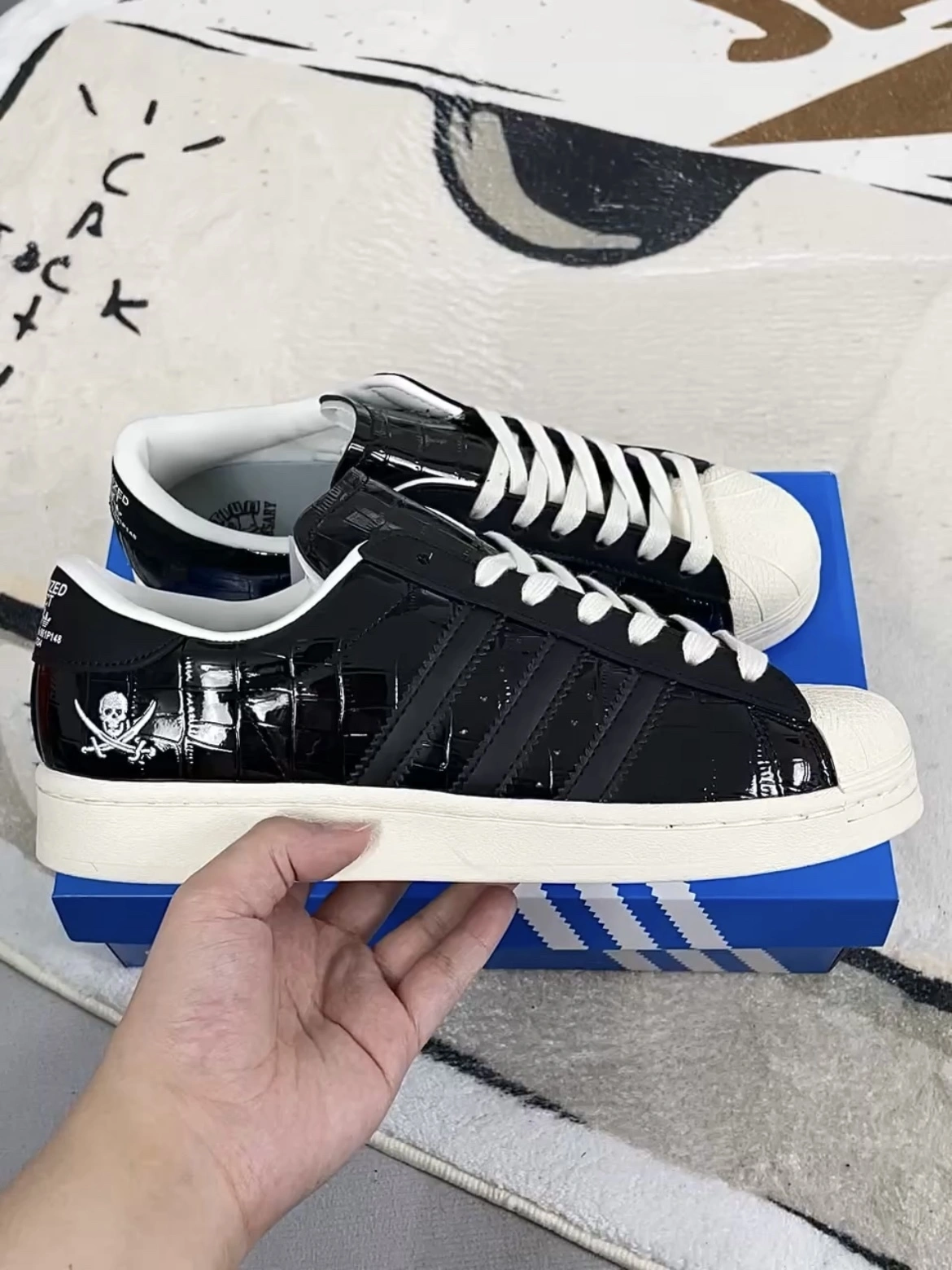 Flying pig--14i41s B34070 NEIGHBORHOOD x originals Superstar 80s item: E-X000L2543B
