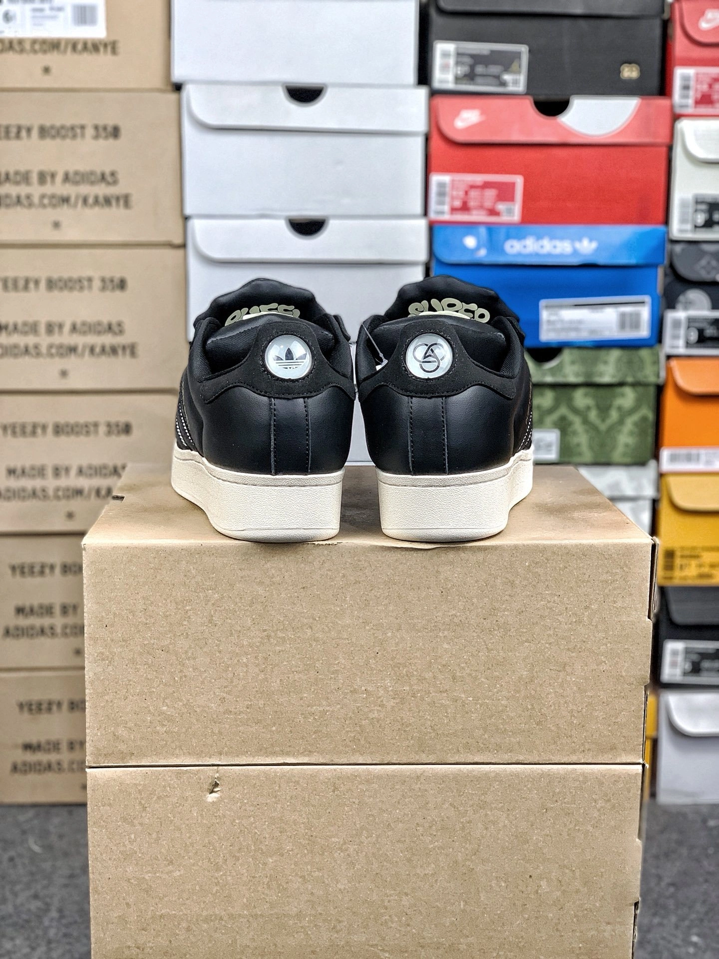 Flying pig--14i41s KJ6976 Gali x Originals Superstar Puffy Shell item: E-X000L2220B