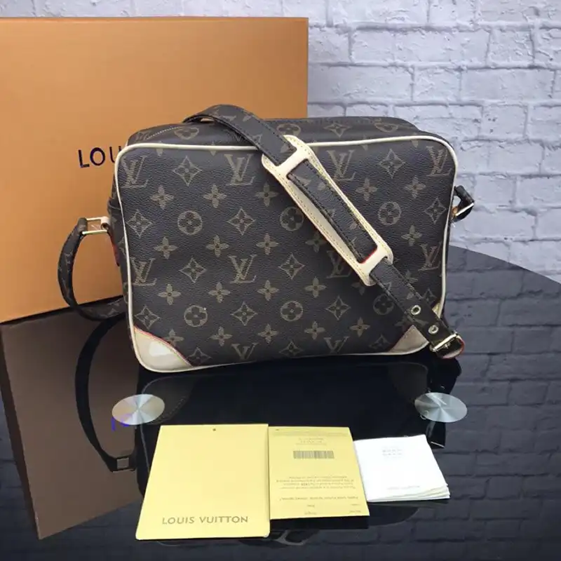 LV Bags 1906BL0040