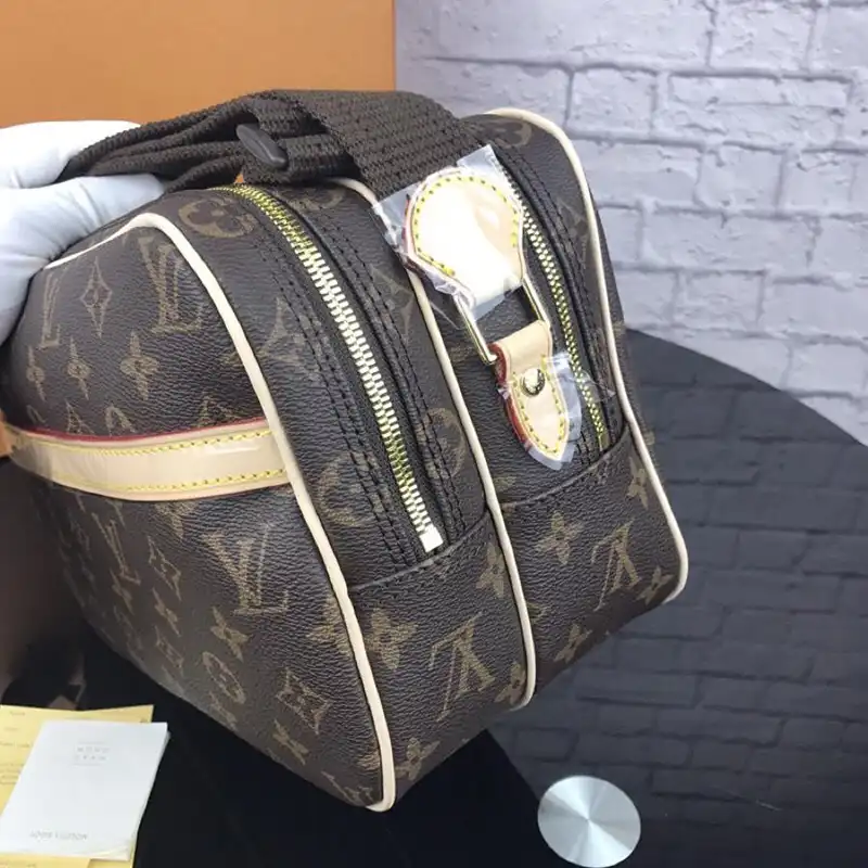 LV Bags 1906BL0041