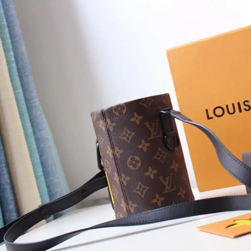 LV Bags 1906BL0068