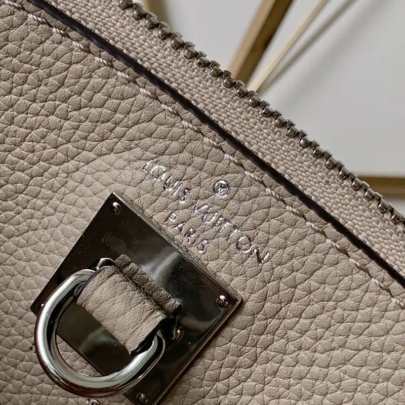 LV Bags 1906BL0086