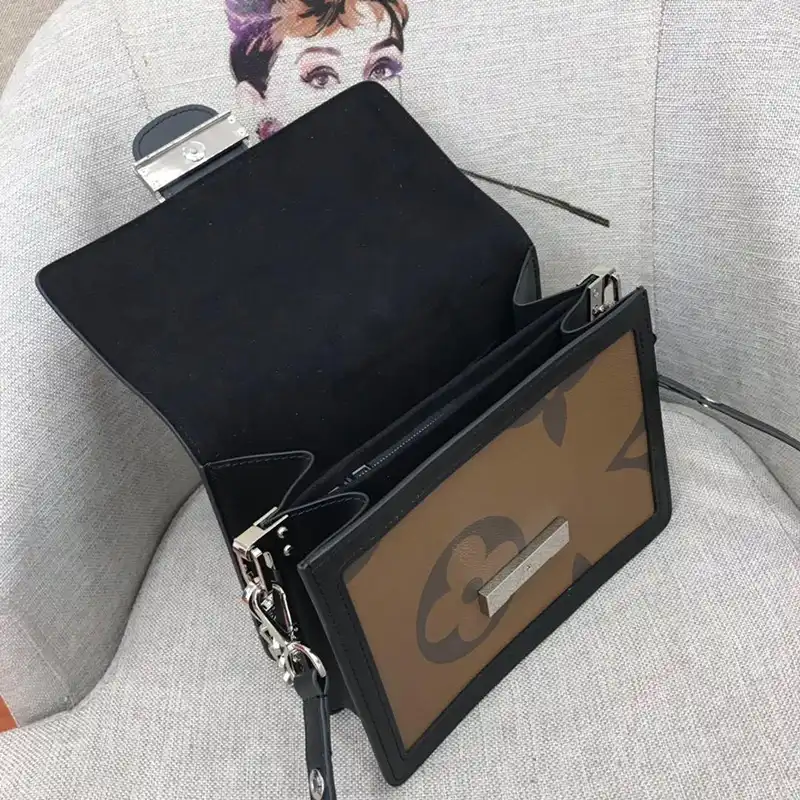 LV Bags 1906BL0112