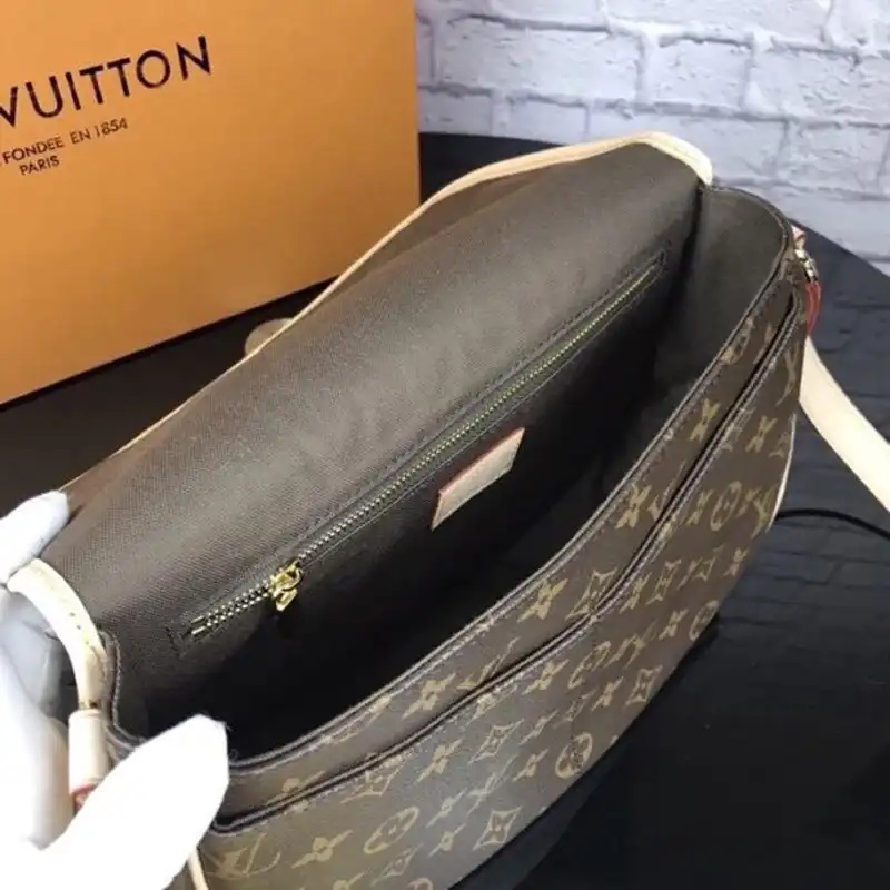 LV Bags 1906BL0142