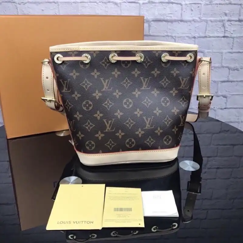 LV Bags 1906BL0144