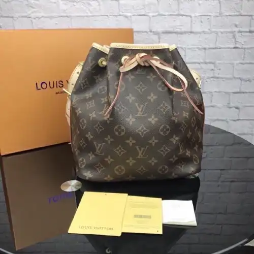 LV Bags 1906BL0145