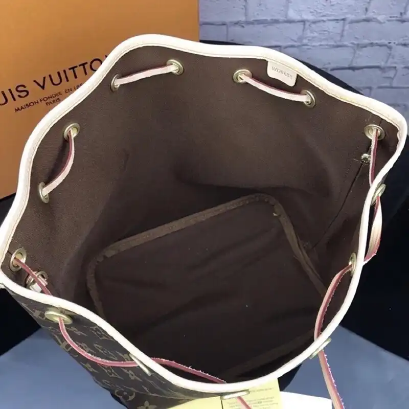 Affordable LV Bags 1906BL0146