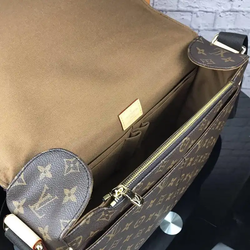 LV Bags 1906BL0152