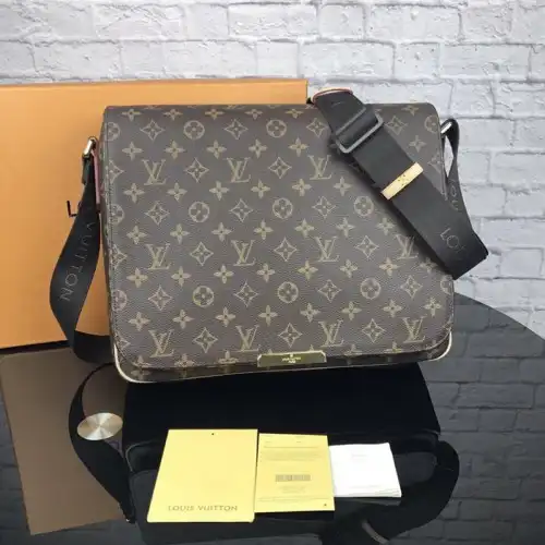 LV Bags 1906BL0152