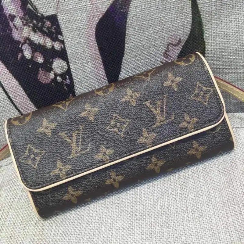 LV Bags 1911B570013