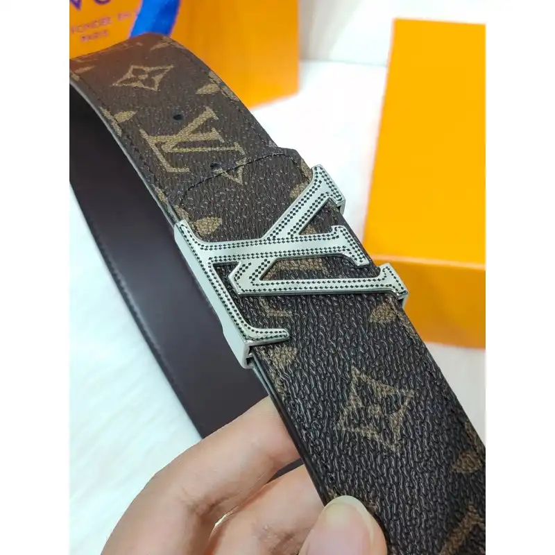 LV s Belte 1911X0009