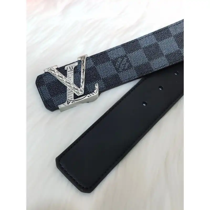 LV s Belte 1911X0010