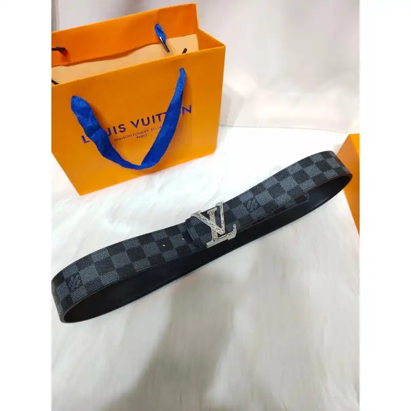 LV s Belte 1911X0010