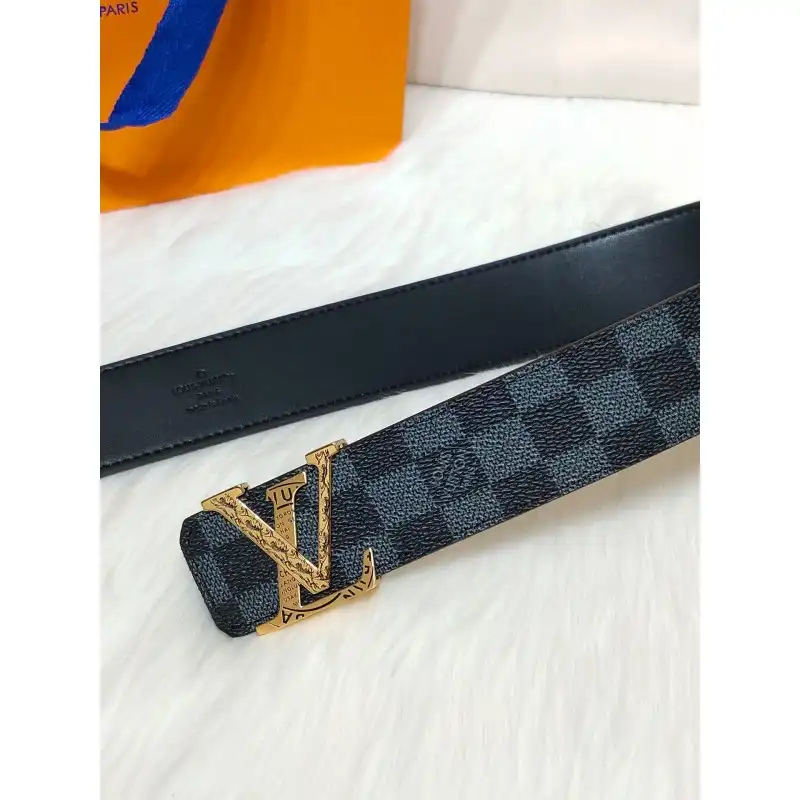 LV s Belte 1911X0010