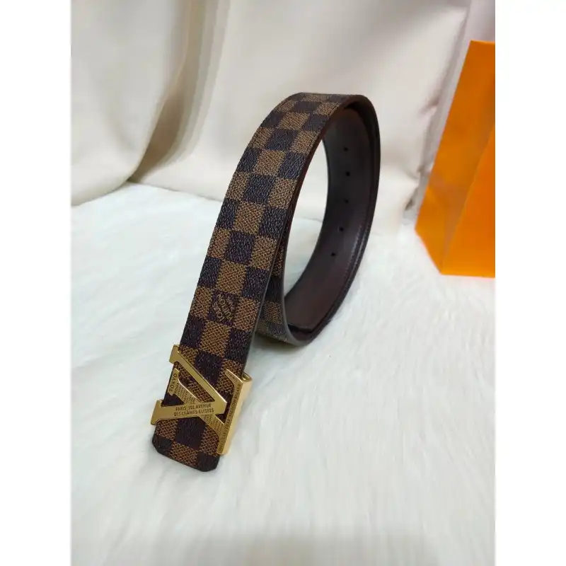 LV s Belte 1911X0011