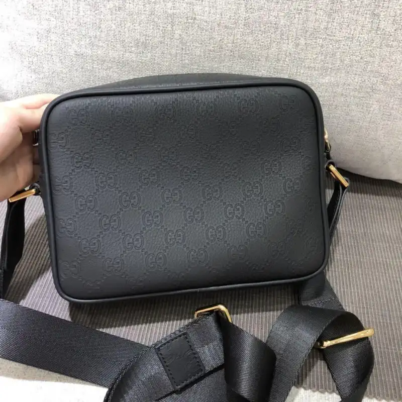 FASH Gucci Bags 1917M0071