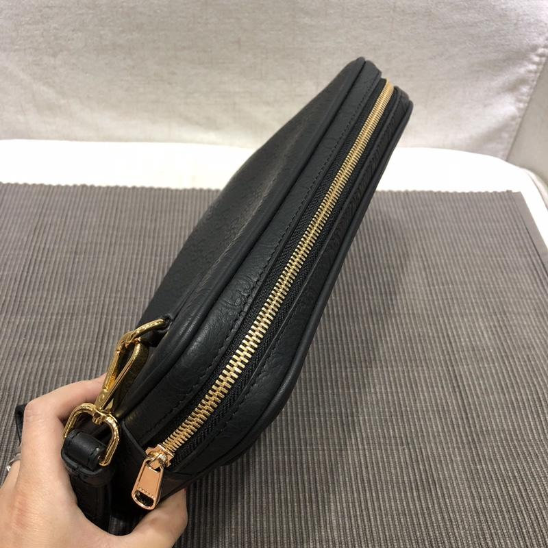 FASH Gucci Bags 1917M0073