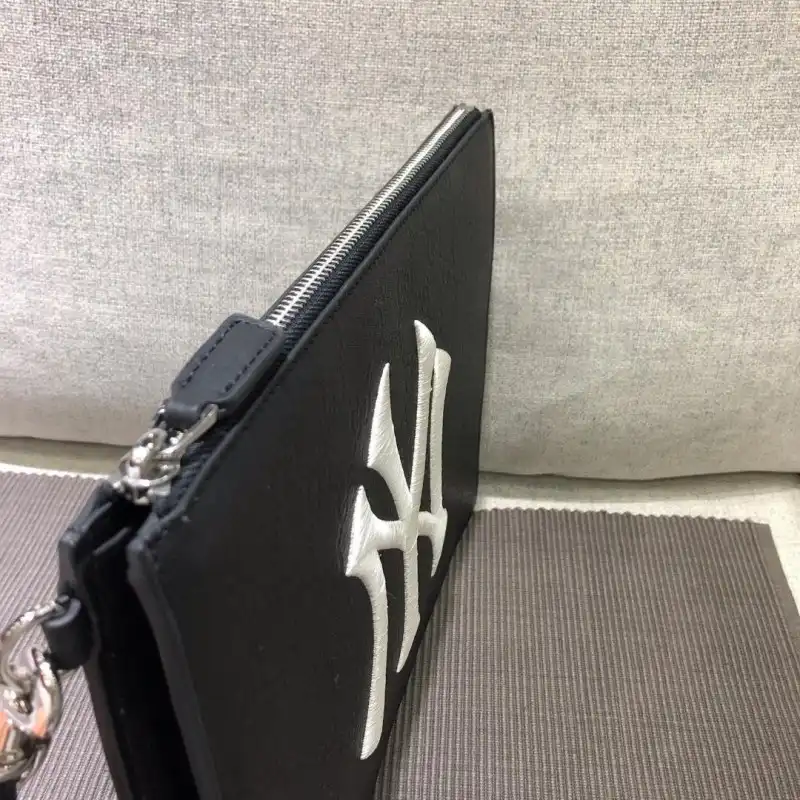 Cheap Gucci Bags 1917M0077