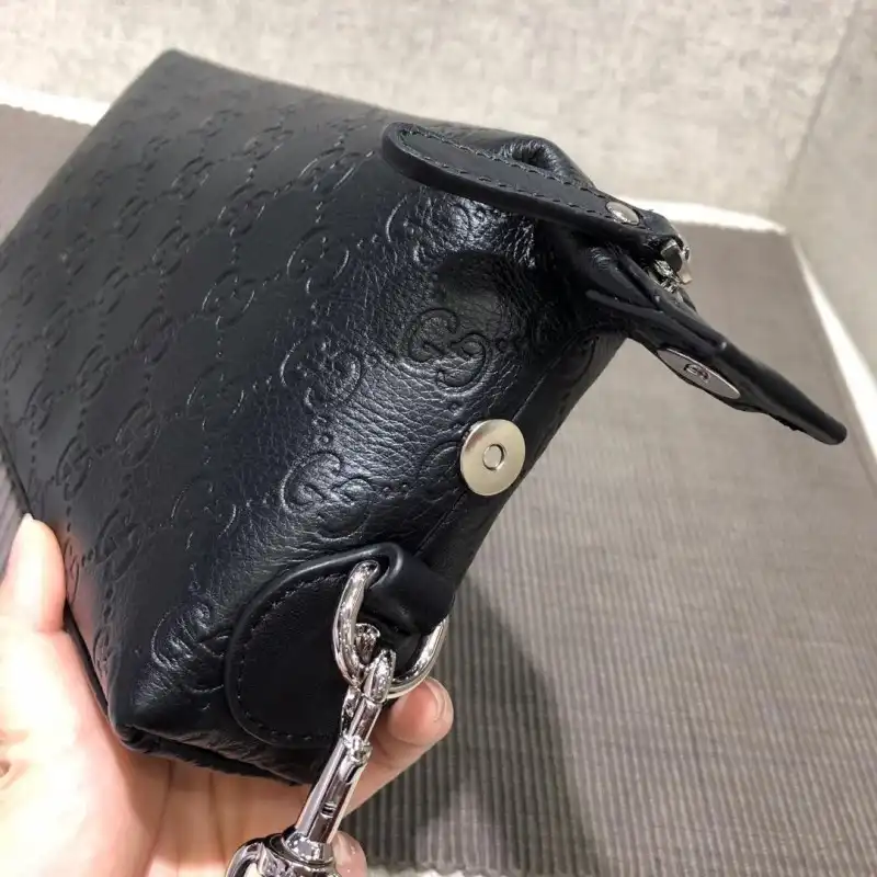 FASH Gucci Bags 1917M0080